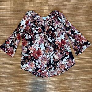 Veranica NWOT light floral top size M